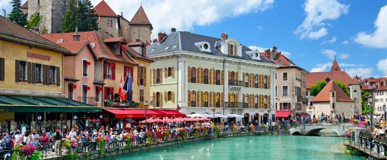 Le Santiego 100M Du Lac Et 4Km Du Vieil Annecy Sevrier Bagian luar foto