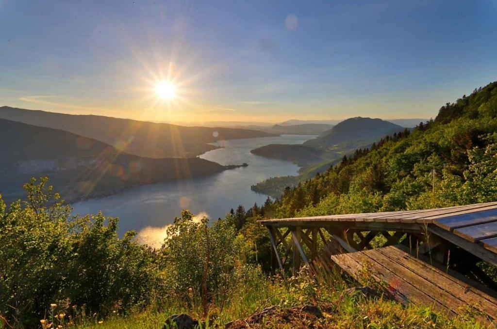 Le Santiego 100M Du Lac Et 4Km Du Vieil Annecy Sevrier Bagian luar foto
